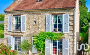 House at Arronville (95810)