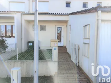 Townhouse in Saintes (17100)
