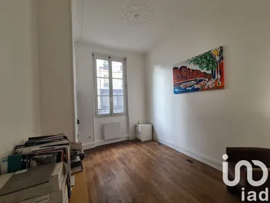 Apartment in Paris (75016)