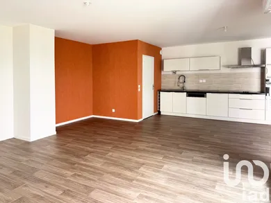 Apartment in Vannes (56000)