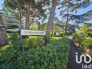 Apartment in Antibes (06160)