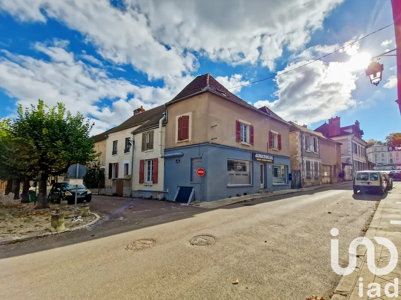 Immeuble 235 m² · à Seignelay · 235 m² · 200 000 €