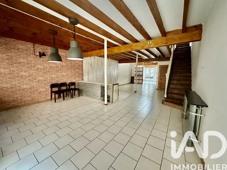 Appartement 5 pièces 200 m² · à Saint-Chamond · 200 m² · 200 000 €