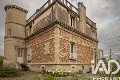 Architectural house in Méricourt (78270)