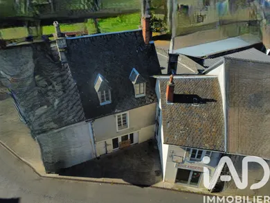 Immeuble à Pleaux (15700)