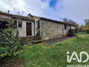 Domaine à Val-d'Auge (16170)