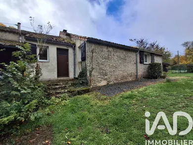 Domain in Val-d'Auge (16170)