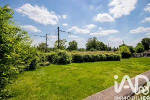 Land at Mézy-sur-Seine (78250)