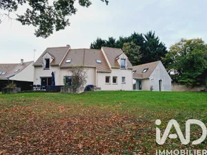 Architectural house at Briis-sous-Forges (91640)