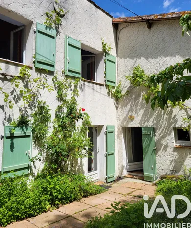 Park home in Saint-Étienne-du-Bois (85670)