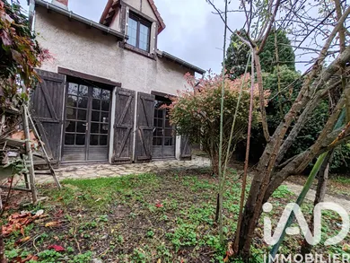 House in Hanches (28130)