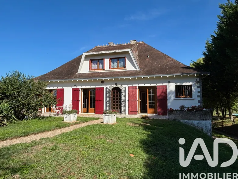 Maison 9 pièces 180 m² · à Thenay · 180 m² · 208 000 €
