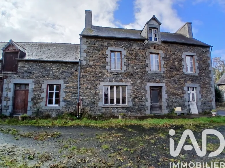 Maison 8 pièces 120 m² · au Mené · 120 m² · 85 000 €