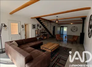 Mansion at Saint-Nicolas-de-la-Grave (82210)