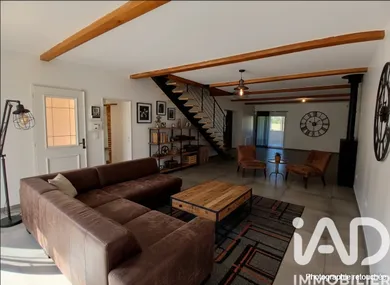 Mansion at Saint-Nicolas-de-la-Grave (82210)