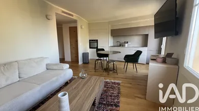 Apartment in Hyères (83400)