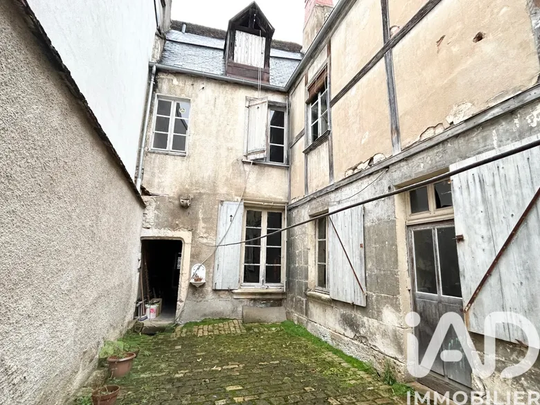 Maison 8 pièces 202 m² · à Bourges · 202 m² · 262 000 €