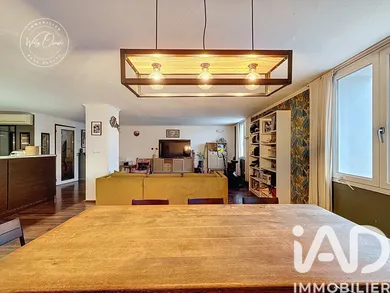 Apartment in Pierrefeu-du-Var (83390)