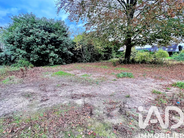 Terrain à bâtir à Wattrelos (59150) · 250 000 €