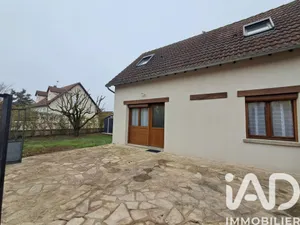 Traditional house at Augy (89290)