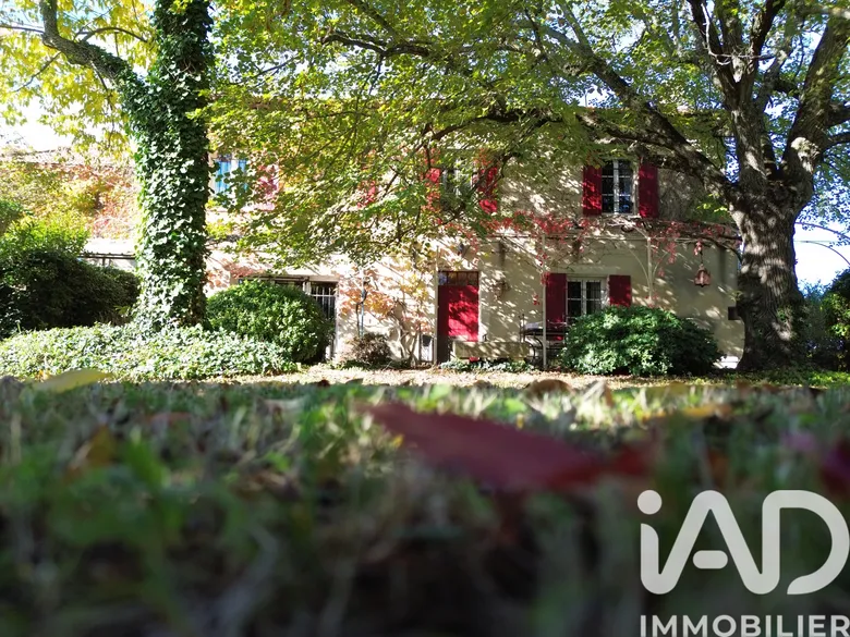 Maison 9 pièces 250 m² · à Pernes-les-Fontaines · 250 m² · 795 000 €