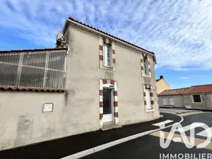 House at Château-Guibert (85320)