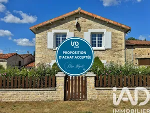 Maison à Charmé (16140)
