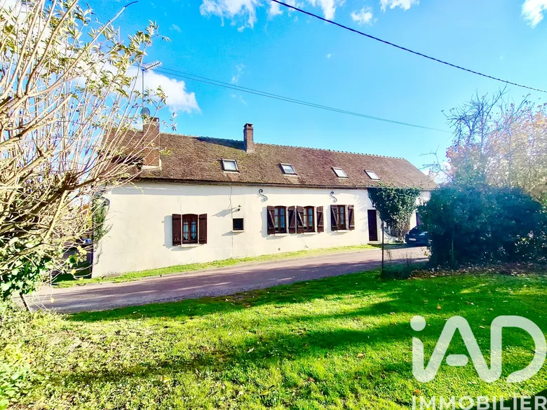 Maison 6 pièces 120 m² · à Courgenay · 120 m² · 165 000 €