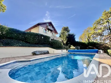 Maison à Saint-Julien-en-Genevois (74160)