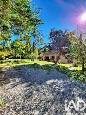 Traditional house at Montgardin (05230)