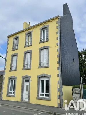 Building at Plonévez-du-Faou (29530)