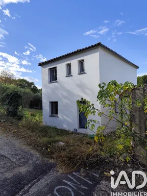 Traditional house in Gajan (30730)