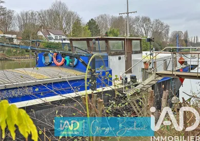 Péniche à Saint-Maur-des-Fossés (94100)