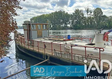 Barge at Conflans-Sainte-Honorine (78700)