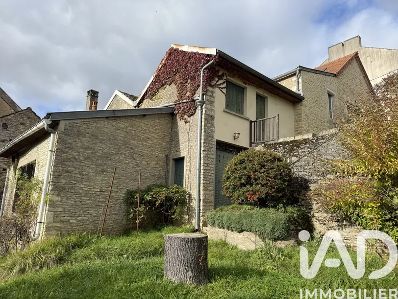 Maison 11 pièces 233 m² · à Arcenant · 233 m² · 200 000 €