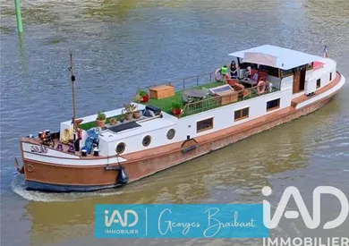 Barge in Asnières-sur-Seine (92600)