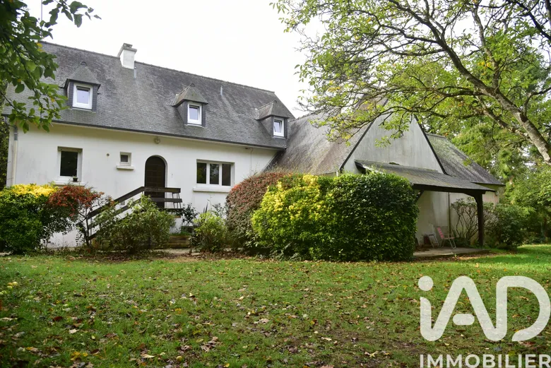 Maison 7 pièces 212 m² · au Faouët · 212 m² · 244 000 €