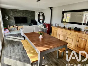 House at Paron (89100)