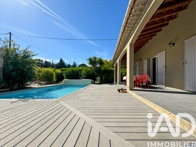 Maison traditionnelle à Saint-Étienne-du-Grès (13103)