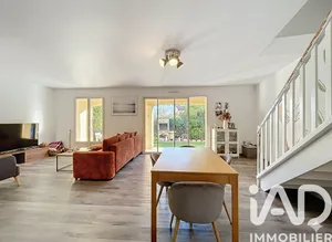 Maison à Roquebrune-sur-Argens (83520)