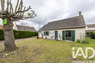 Traditional house at Le Mesnil-Saint-Denis (78320)