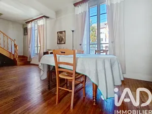 Maison traditionnelle à Créteil  (94000)