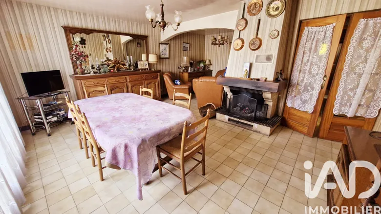 Maison 9 pièces 159 m² · à Lucé · 158,6 m² · 214 000 €