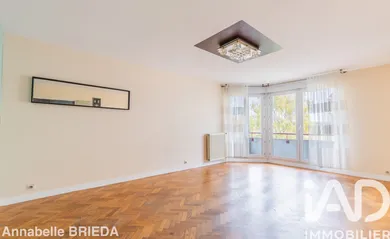 Apartment at Longjumeau (91160)