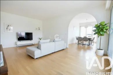 Appartement à Roissy-en-Brie (77680)