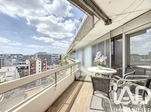 Apartment in Paris (75015)