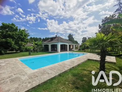 House in Saint-Yzan-de-Soudiac (33920)