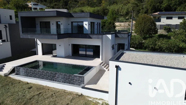 Maison 5 pièces 182 m² · à Rochemaure · 182 m² · 599 000 €