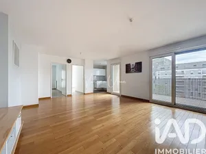 Apartment at Fresnes (94260)