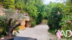 Traditional house at QUINSAC (33360)